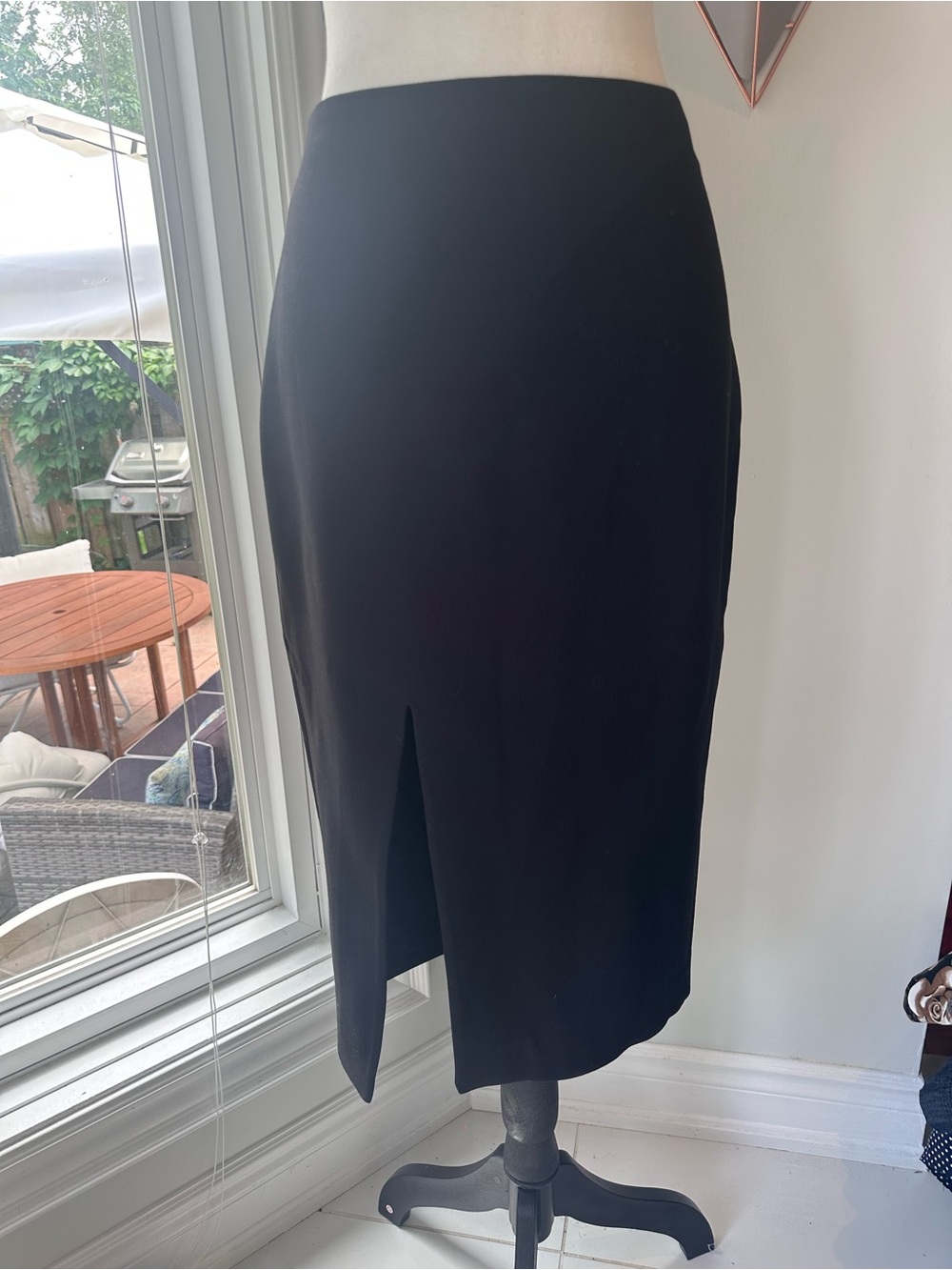 EXPRESS 2010s Black Midi Pencil Skirt with Front Slit Office Corporate Size 4